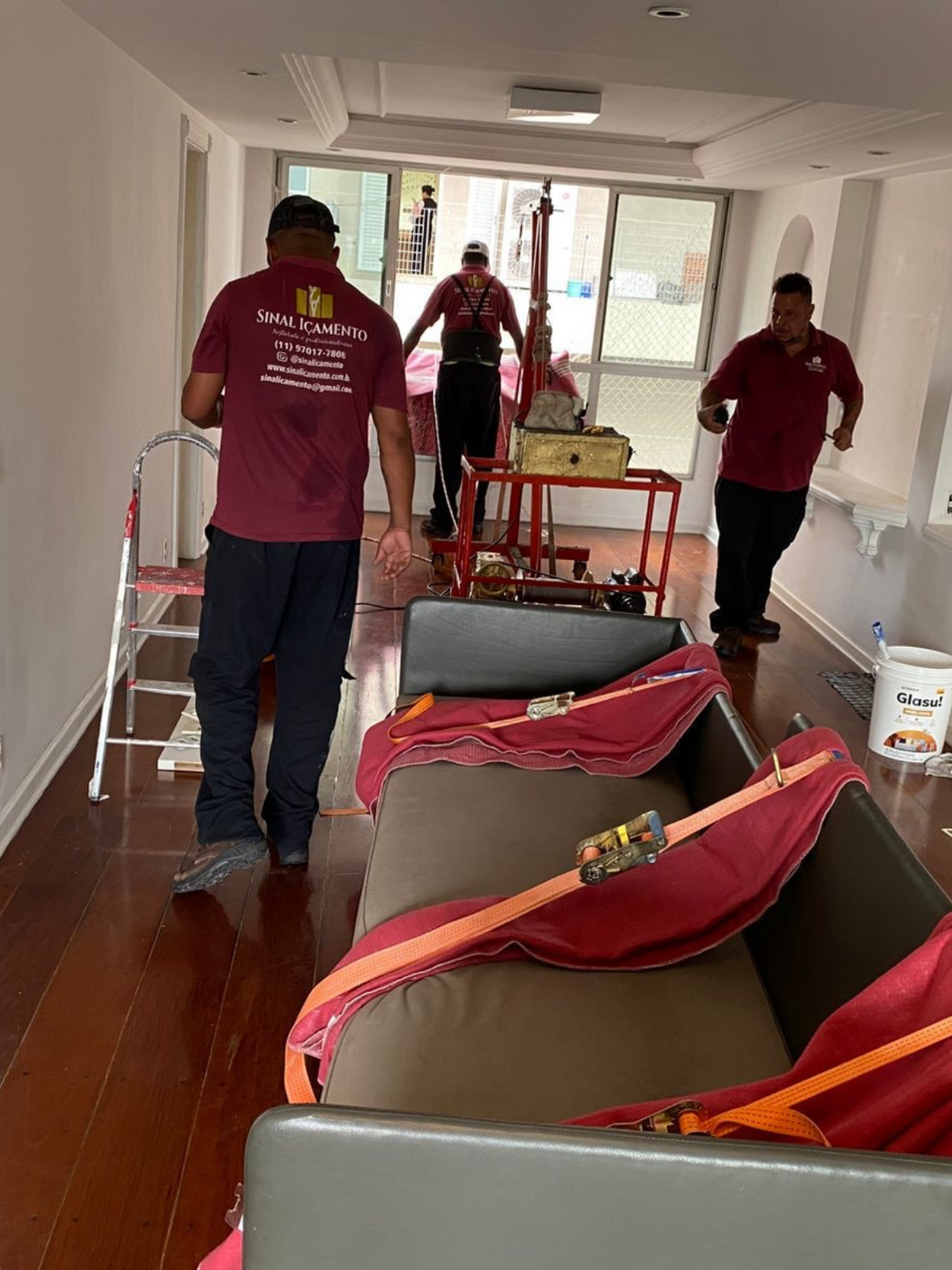 Içamento de móveis para andar alto